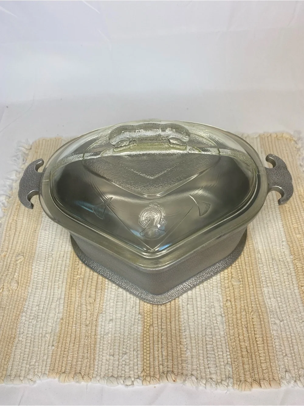 VTG GUARDIAN SERVICE COOKWARE HEART SHAPED w/GLASS LID HAMMERED ALUMINUM 2 QTS